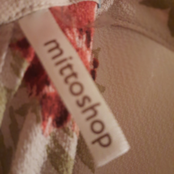Woman's Flowy Floral Print Blouse - Boutique Brand:Mittoshop - Plus Size -NWT - Picture 7 of 11